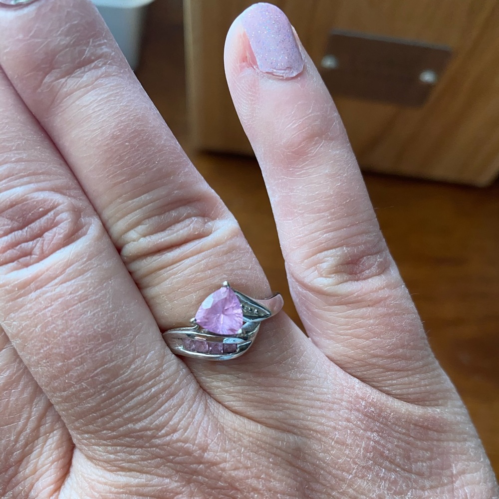 ➡️➡️ LAST CHANCE Pink tourmaline and diamond chip 10k ring